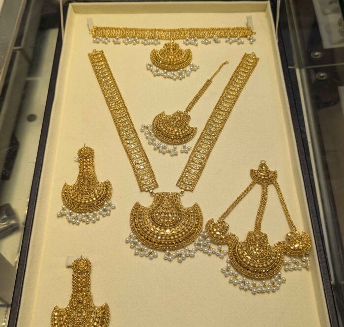 Elegant 24K Gold Plated Kundan and Pearl Nikkah Jewelry Set