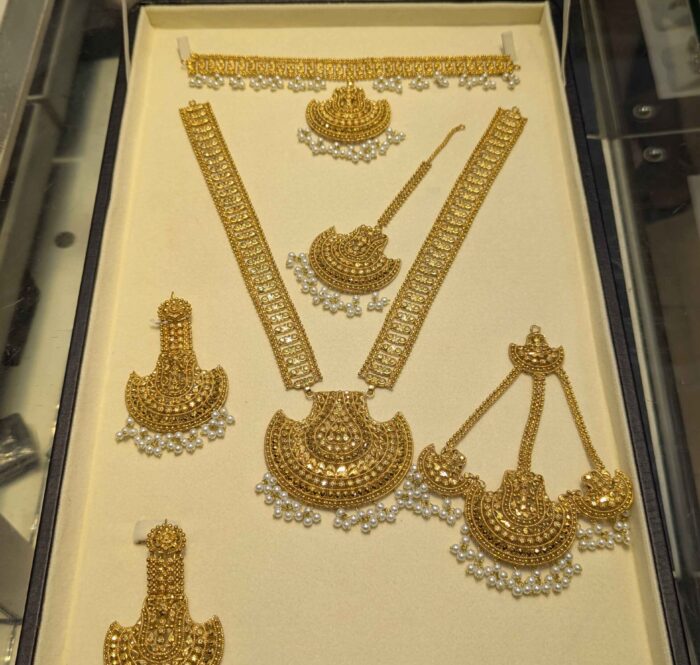 Elegant 24K Gold Plated Kundan and Pearl Nikkah Jewelry Set