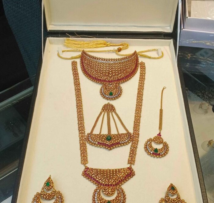 Shahi 24K Gold Plated Bridal Jewelry Set with Green Stones